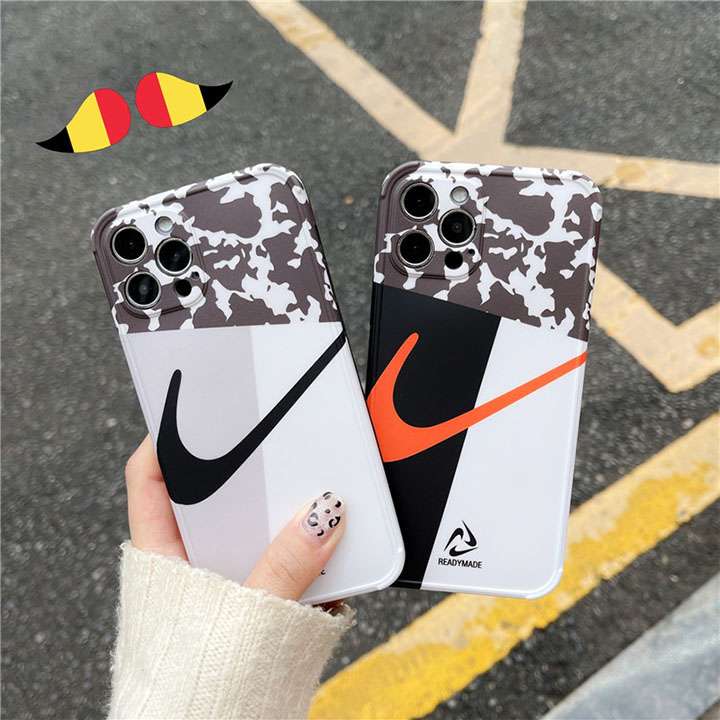アイフォン XS Nikeコラボケース