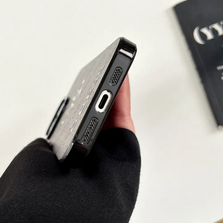 ハイブランド guess iphone 14 携帯ケース  ブランド